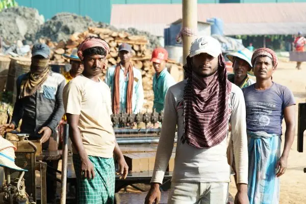 Image of migrant worker used in the Migrant page of JRDS website